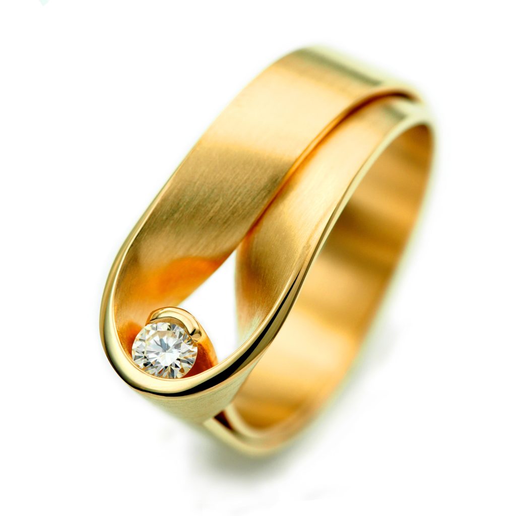 DON 18ct Gold Ring