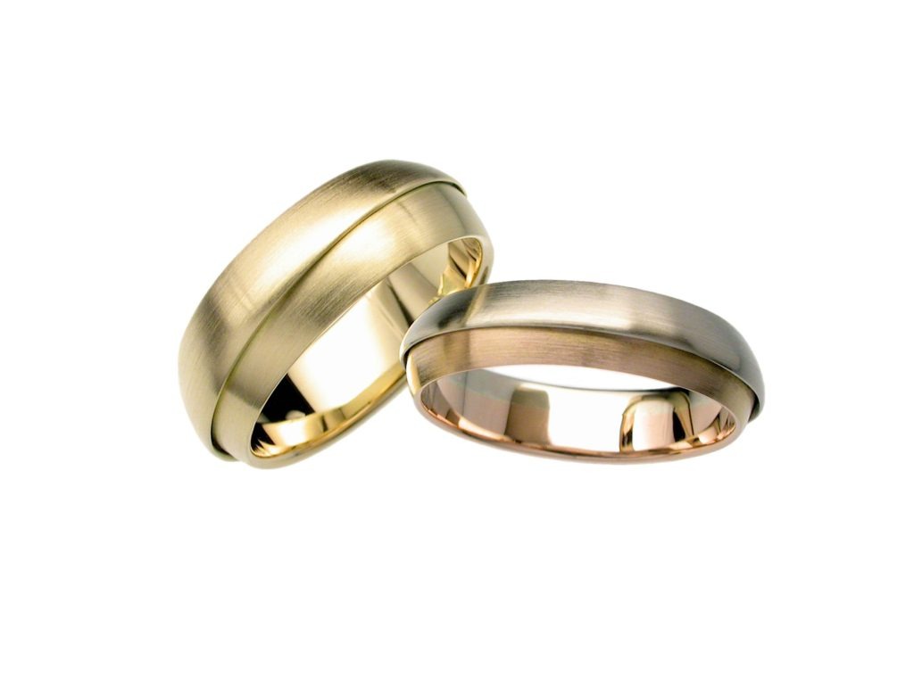 Embrace 18ct Gold Ring