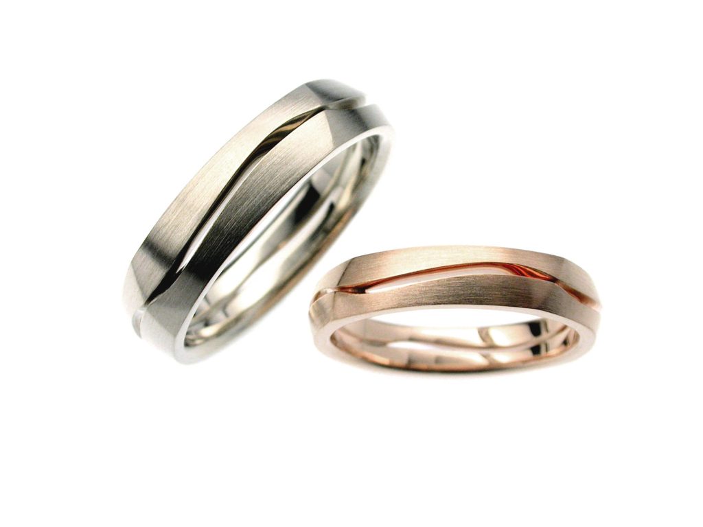 Groove AB 18ct Gold Ring