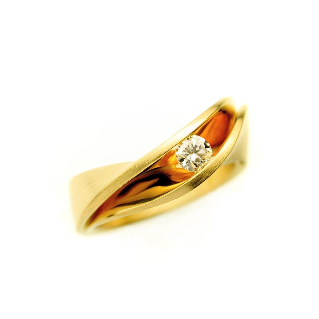 ONI 18ct Gold Ring