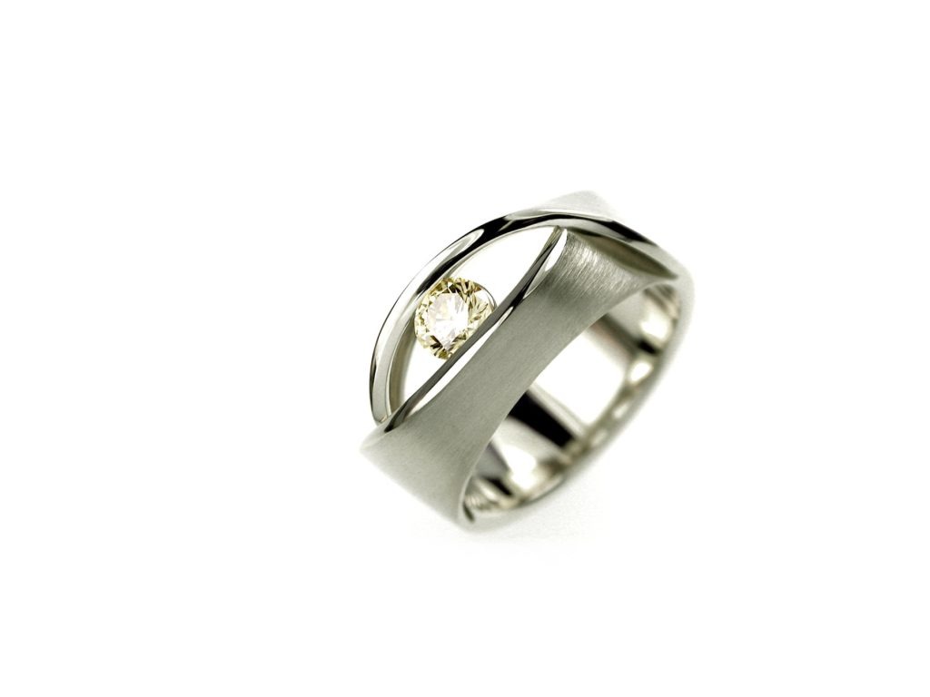 SOL 18ct Gold Ring