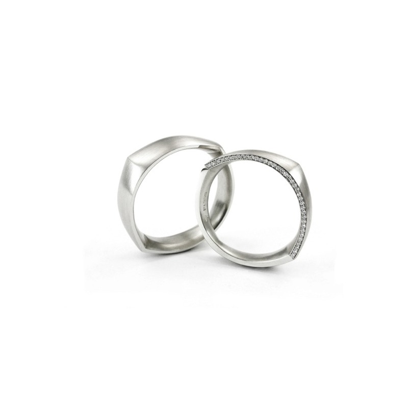 Suave 18ct Gold Ring - Image 2
